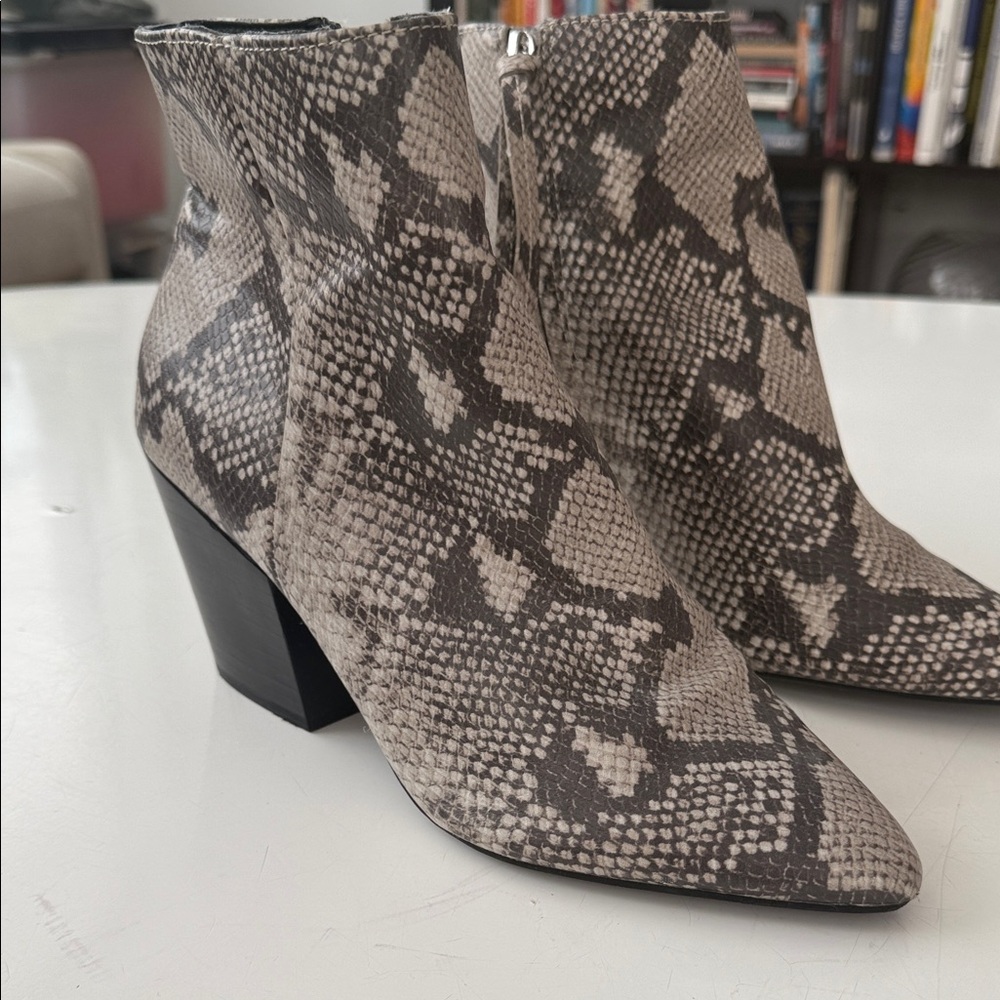 NWOT Dolce Vita python printed ankle boots
Size 10